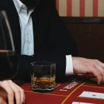 Игра в блекджек: карты, стратегии и правила казино